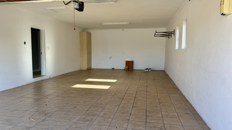 3 Bedroom Property for Sale in Summerstrand Eastern Cape